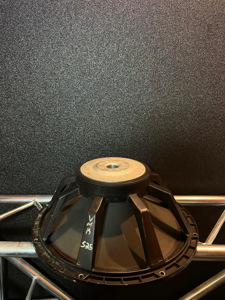 PARLANTE 18" EV 400W