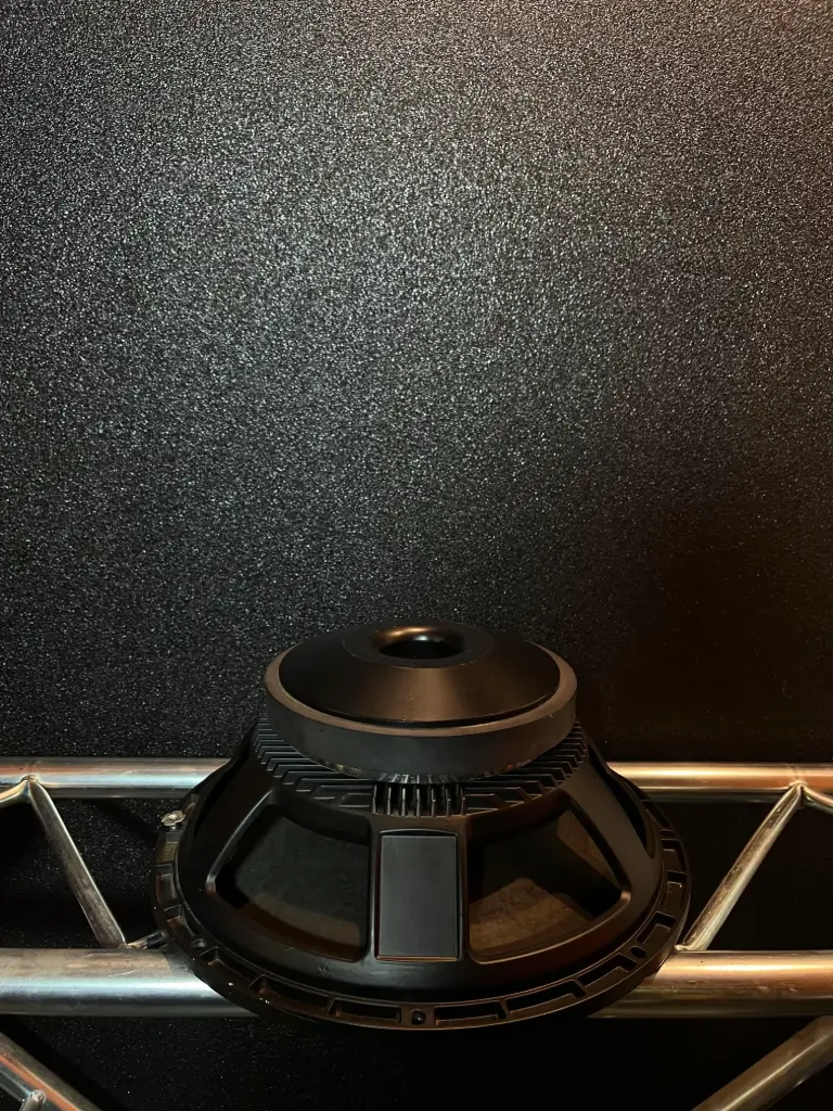 PARLANTE 15" AMERICAN VOX AV1510