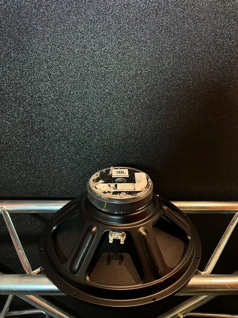 PARLANTE 15" JBL 15PW PRO