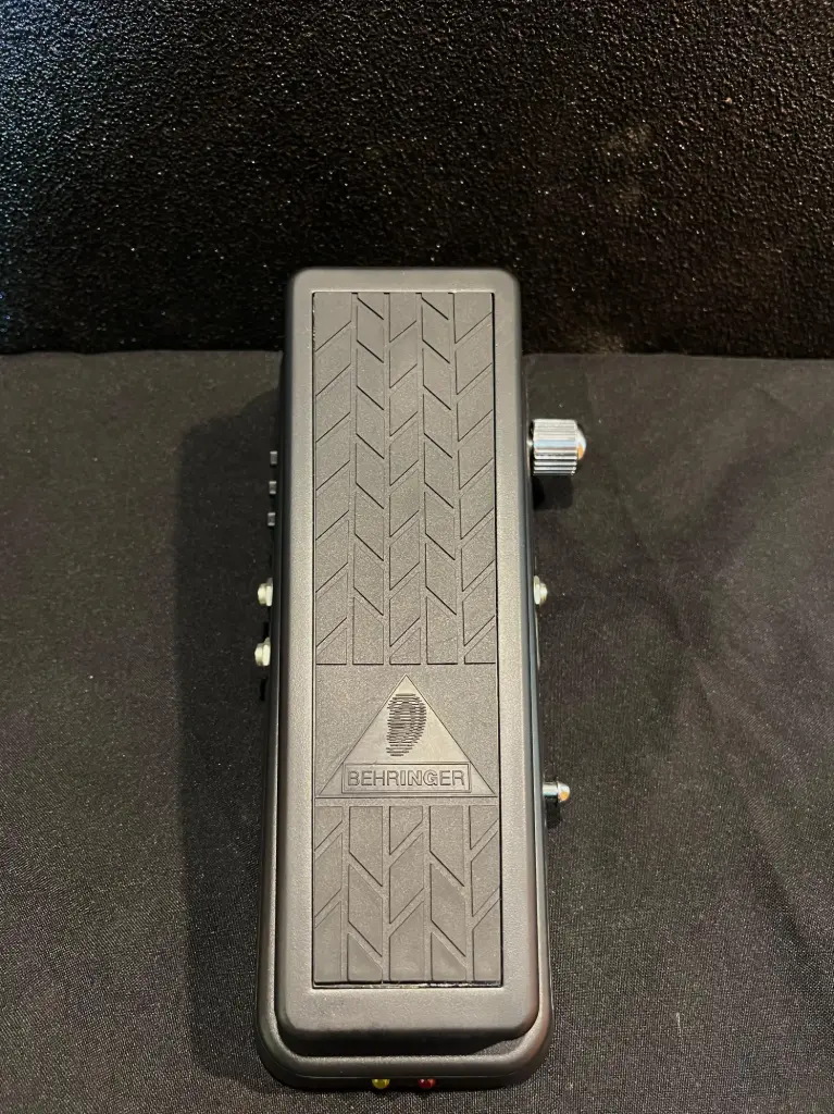 PEDAL WAHWAH BEHRINGER