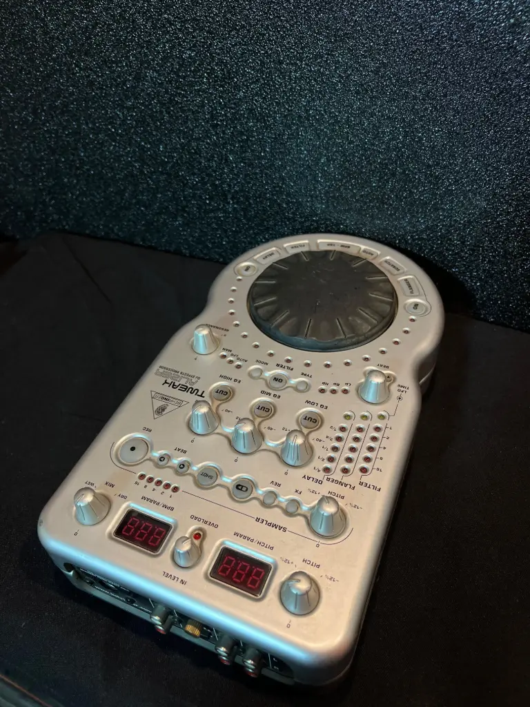 PROCESADOR MULTI EFECTO DJ SIN TRAFO DFX 69