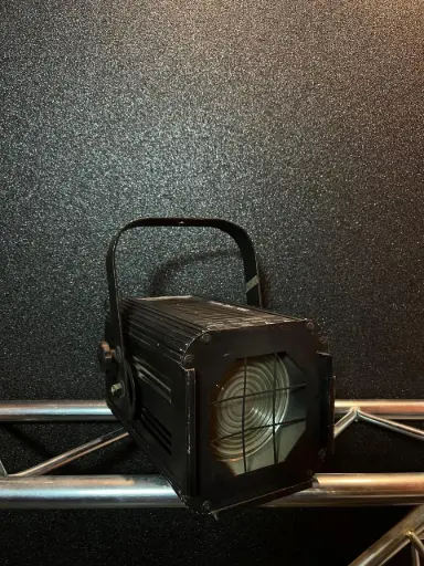 [THEATER SPOT 1000] FRESNEL SPOT 1000 GX9.5