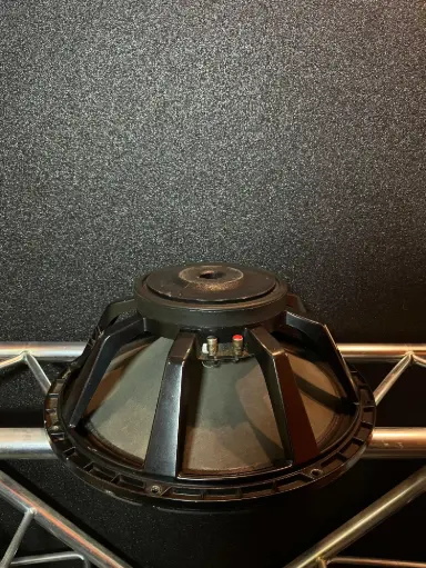 [OUT136] PARLANTE 18" EV 400W