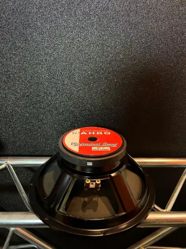[OUT185] PARLANTE 15" YAHRO WC 15 600W