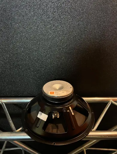 [OUT186] PARLANTE 15" JBL M115-8