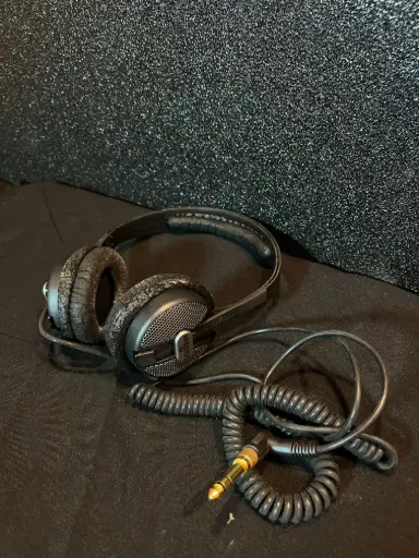 [OUT98] AURICULAR BEHRINGER HPS 5000