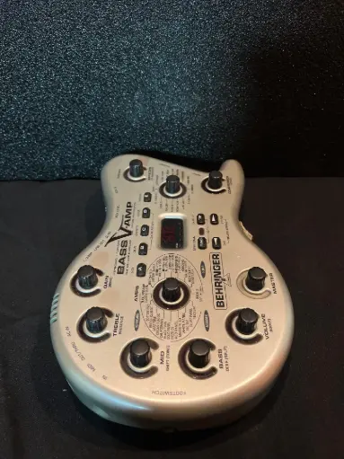 [OUT99] PROCESADOR PARA BAJO BASS VAMP BEHRINGER SIN TRAFO